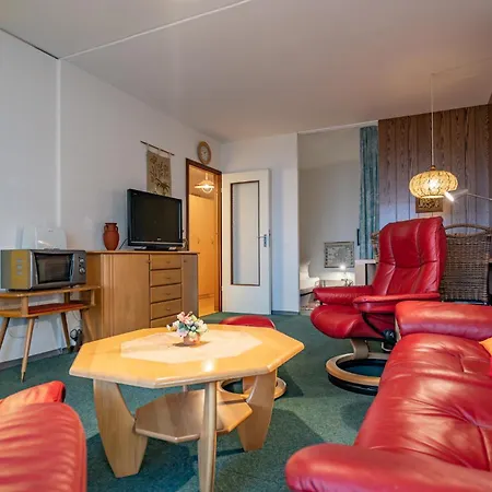 Apartment Zinnie